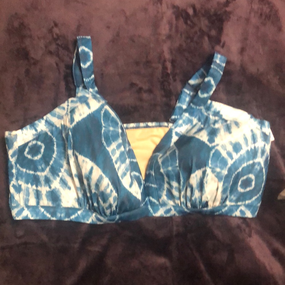 BNWT bikinis swim top adjustable straps